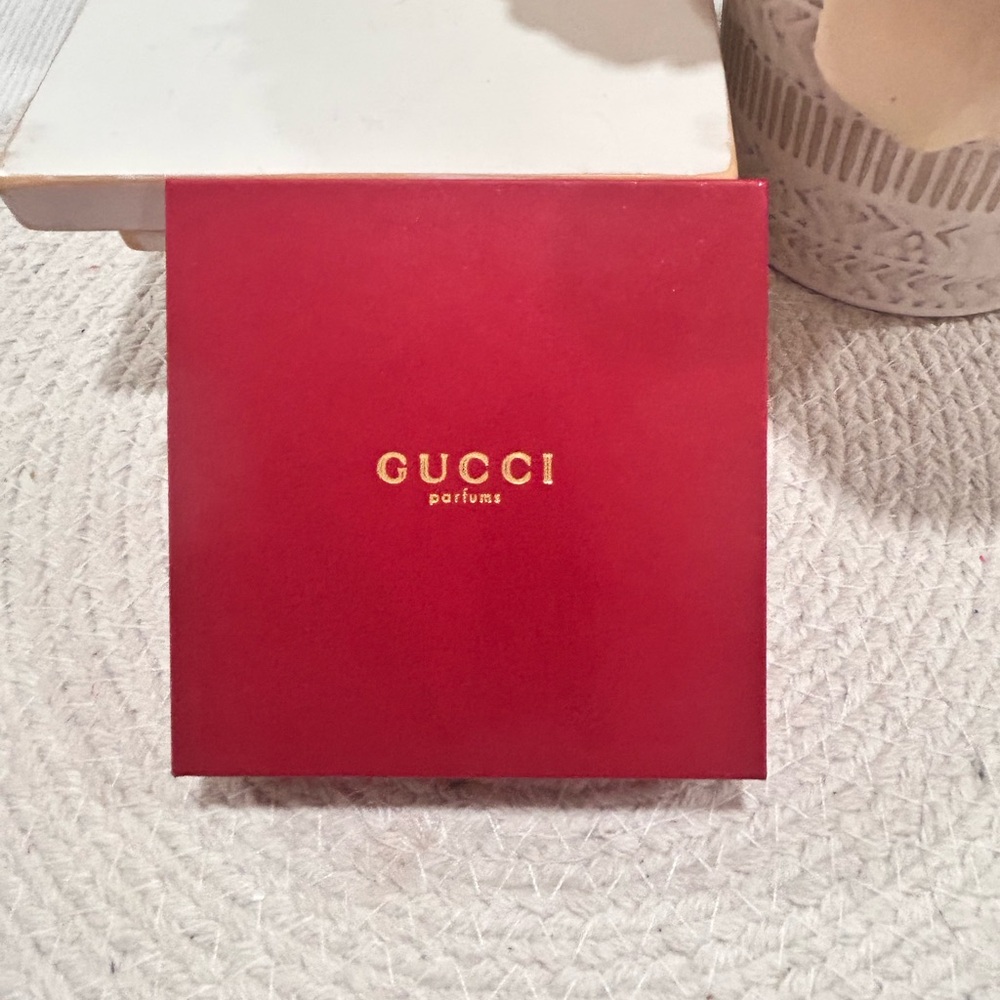 Gucci Gold Compact Mirror GWP - NIB - Picture 6 of 7